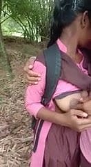Viluppuram Tamilisch polytechnische Hochschule Paar genießt Sexual intercourse im Wald