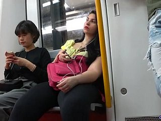 大腿粗的人，漂亮的前视图和cameltoe