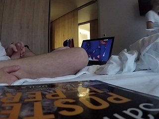 ホテルメイドへのフラッシングディック