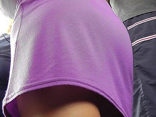 Voyeur Upskirting dans le bus