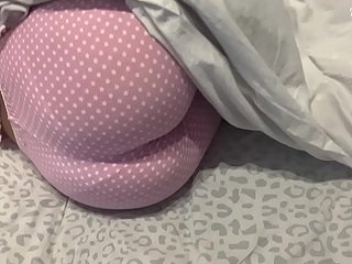 صديقي أمي مارس الجنس لي في بلدي البكر الحمار. fealberry.