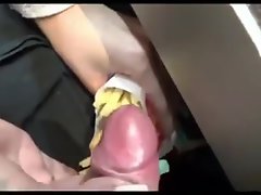 takeaway ہے فرائز پر خصوصی چٹنی