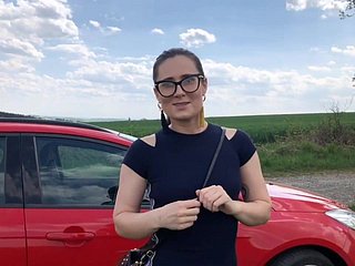 Amateur Sex Xozilla Porn Boob tube Unreserved arrête sa voiture pour faire l'amour avec Challenge Part1