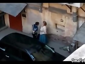 OmaFotzE Любительская Бабушка Секс в Бэк Roadway