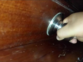 MEMATA-MATAI IBU TIRIKU YANG BERPANTAT BESAR SAAT DIA TIDUR