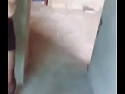 【重磅福利】性感漂亮的售楼小姐带客户看房子时因为价钱太高不想买,又为了冲业绩答应当场满足他一次!国语!