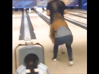 KawaiiKid - Chicas calientes Primeros pantsed en Público