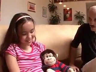 STP3 Elderly Beggar Fucks A Vraiment Frying adolescents!
