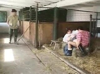 Cómo ordeñar una vaca
