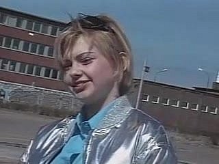小柄スウェーデンのティーン