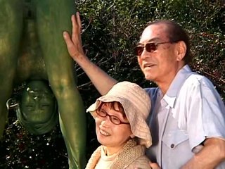 Geile asiatischer Mating in der Öffentlichkeit
