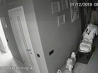 большая мама шпион камера
